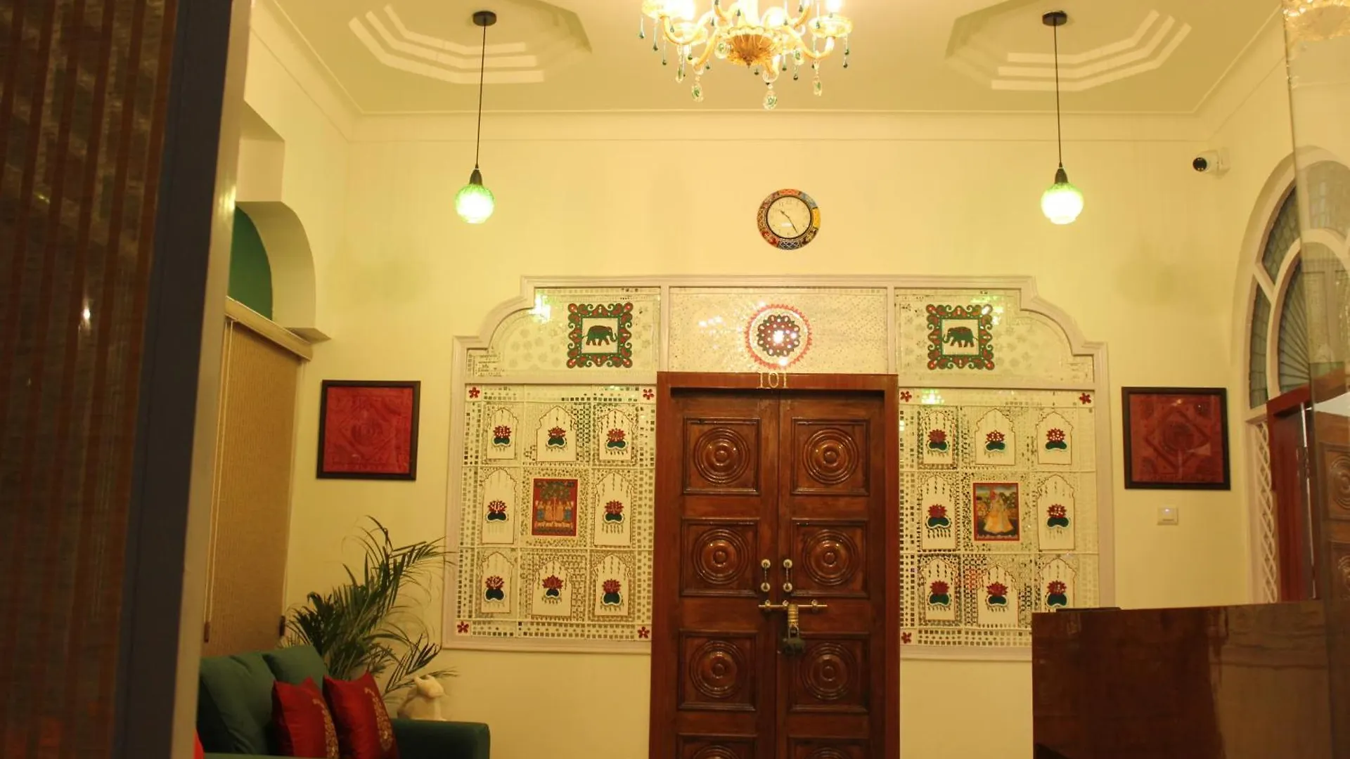 The Nandi International Boutique Homestay Varanasi 0*,